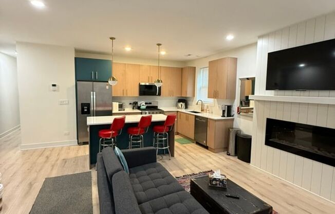4314 S Evans
