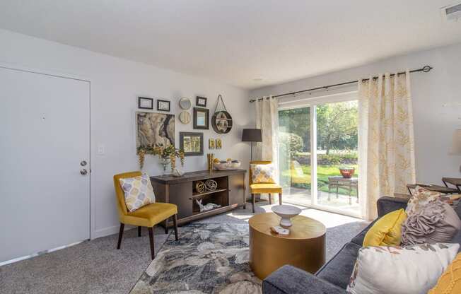 Modern Living Room at Timber Glen Apartments, Batavia, OH