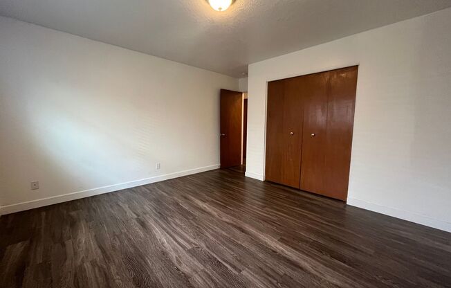 2 beds, 1 bath, $1,595, Unit 23