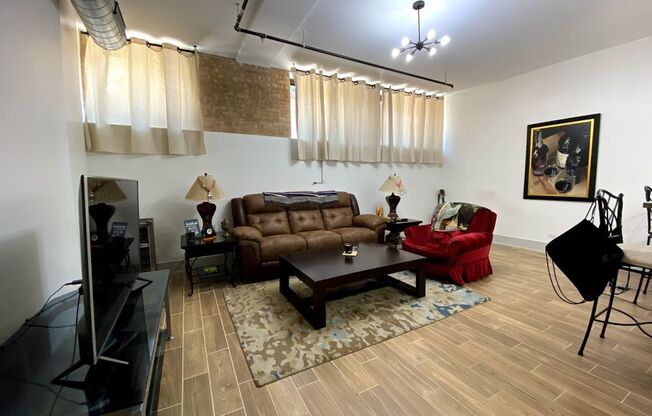1 bed, 1 bath, 823 sqft, $1,795, Unit 1432-010