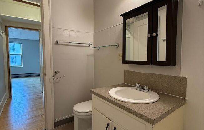 1 bed, 1 bath, 540 sqft, $1,595, Unit 418