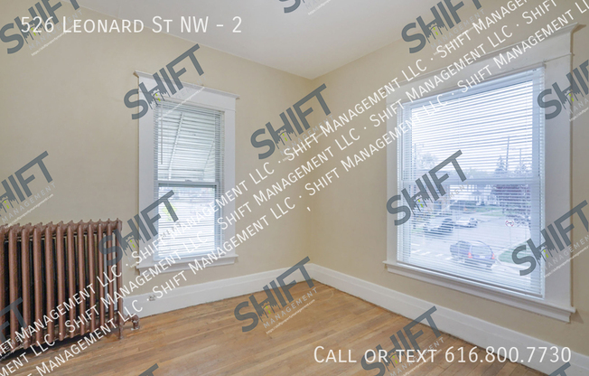 526 LEONARD ST NW
