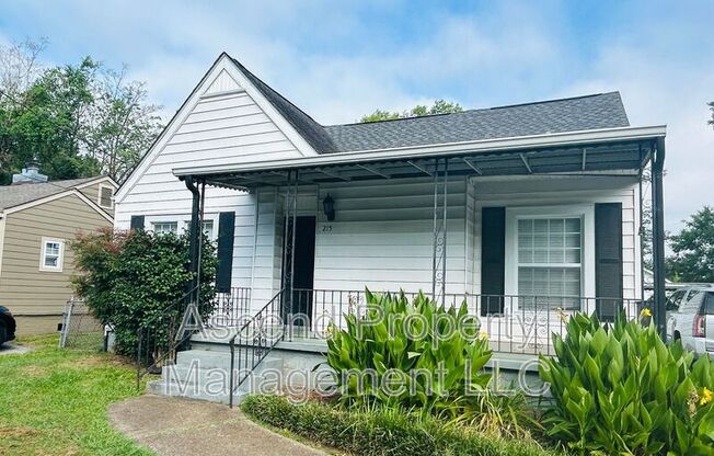 215 S MOORE RD