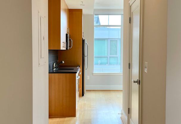 1 bed, 1 bath, $2,750, Unit 825