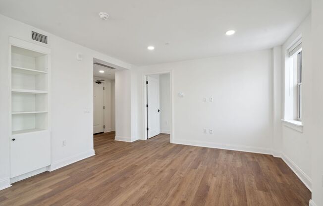 1 bed, 1 bath, 764 sqft, $3,335, Unit 902