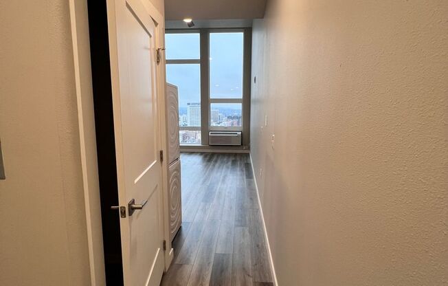 Studio, 1 bath, 318 sqft, $1,400, Unit 802