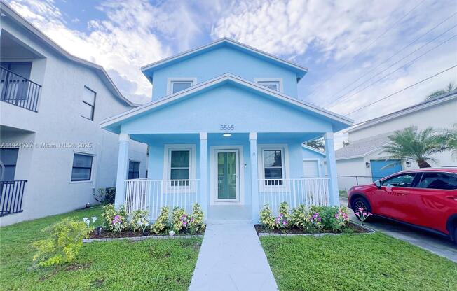 5565 SW 43 ST
