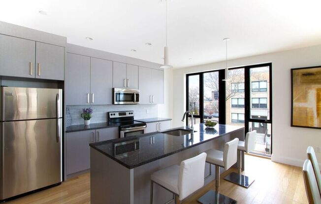 NEW CONSTRUCTION RENOVATED 2 BED 2.5 NATH IN MISSION HILL!!!!!!