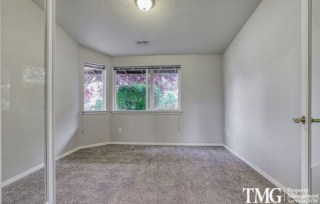 Charming 3 Bedroom Home in Beautiful Camas Neighborhood