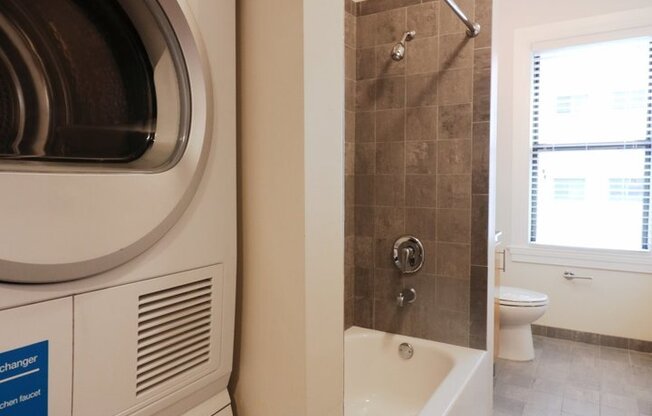 2 beds, 1 bath, 941 sqft, $3,595, Unit W301