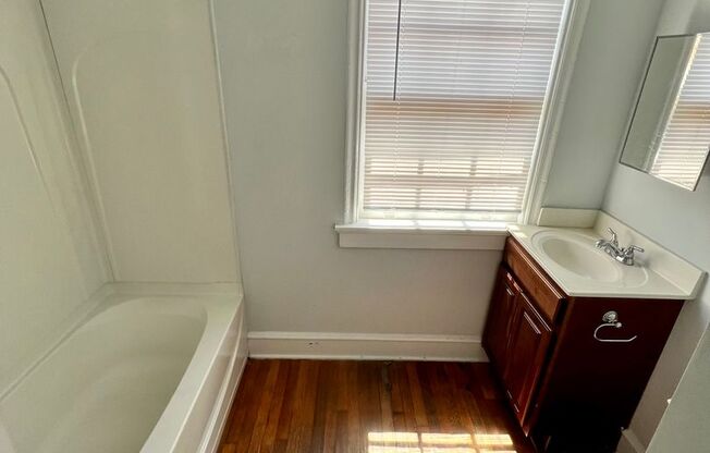 3 beds, 2 baths, $2,130, Unit Apt. 201