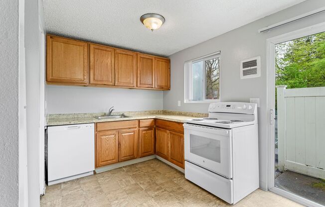 2 beds, 1 bath, 794 sqft, $1,495, Unit 26