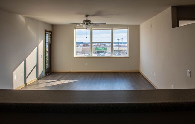 3 beds, 2 baths, 1,370 sqft, $1,515, Unit 115
