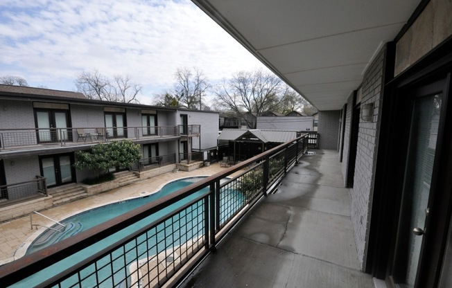 2 beds, 2 baths, $2,100, Unit Apt 402B