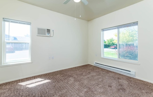 Center Pointe | Bedroom 2