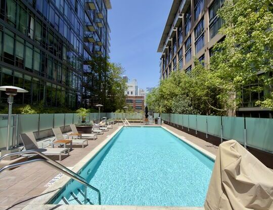 1 bed, 1 bath, 860 sqft, $2,695, Unit 907