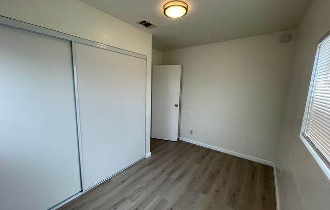Spacious 2B/1B located in Glendale! AVAILABLE NOW