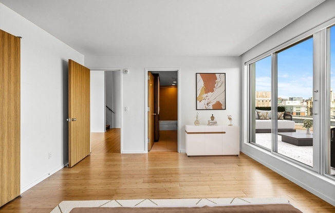 1 bed, 1.5 baths, 1,656 sqft, $5,500, Unit U:616