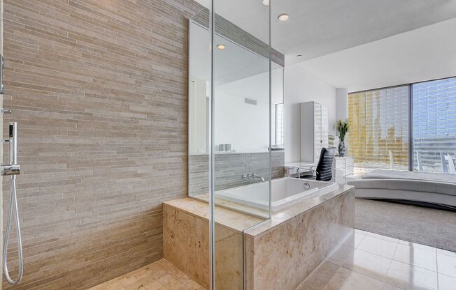 2 beds, 2 baths, $4,400, Unit # 802