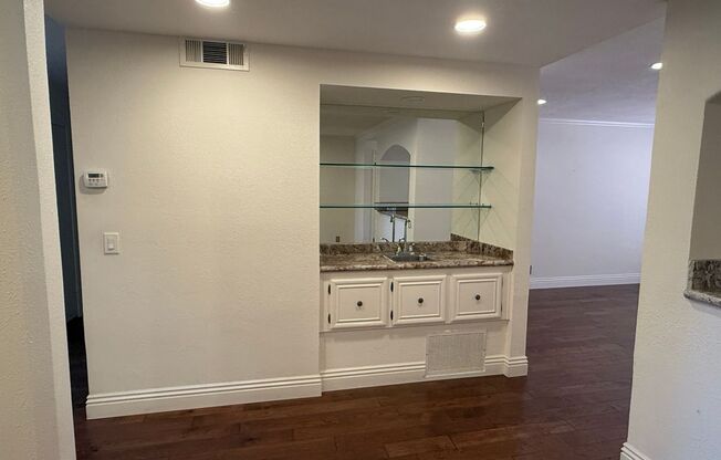 Elegant 3 Bedroom 2.5 Bath Townhome in the Desirable Dry Creek Village of Willow Glen