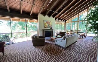 1Bd/1Ba Condo in West Haven/Sylvan w/ Carport & Access to Lounge, Gym, Tennis Court, Pool, and Jacuzzi