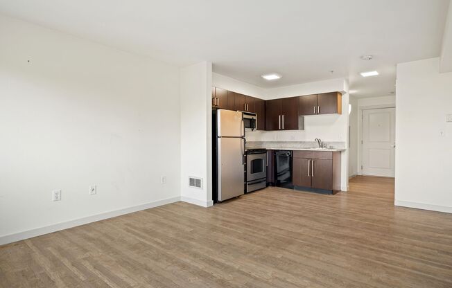 Studio, 1 bath, 461 sqft, $1,550, Unit 307