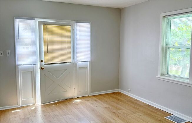Move in Ready...917 Grand Ave, Madison, IL 62060