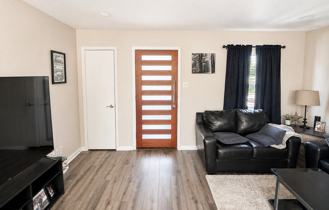 1300 TIMBERLAKE CIR