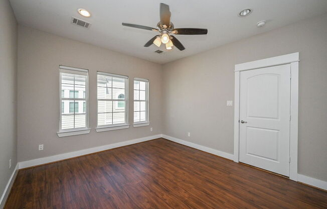 3 beds, 3.5 baths, 2,427 sqft, $2,900, Unit C