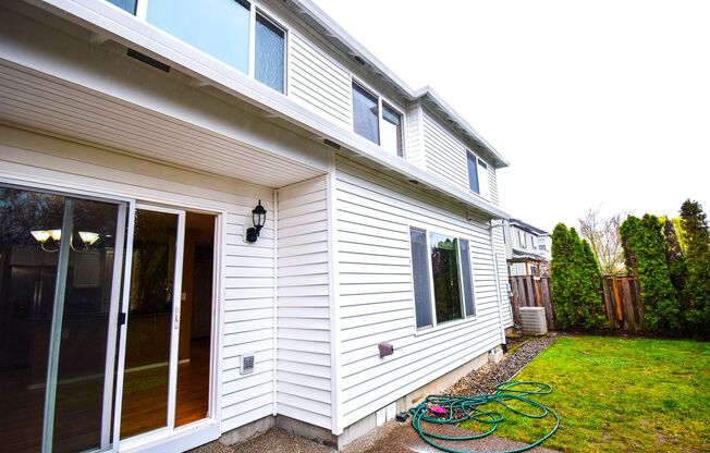 4 beds, 2.5 baths, $3,295