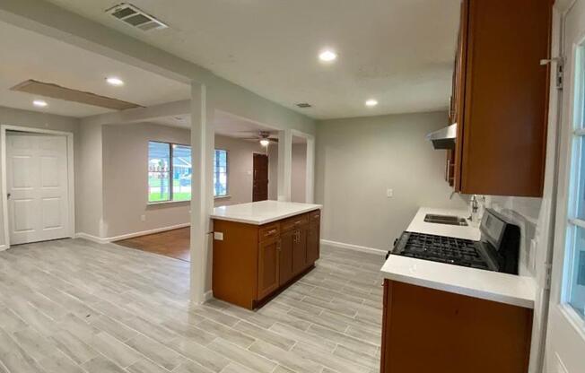 2406 ROSEMEAD DR
