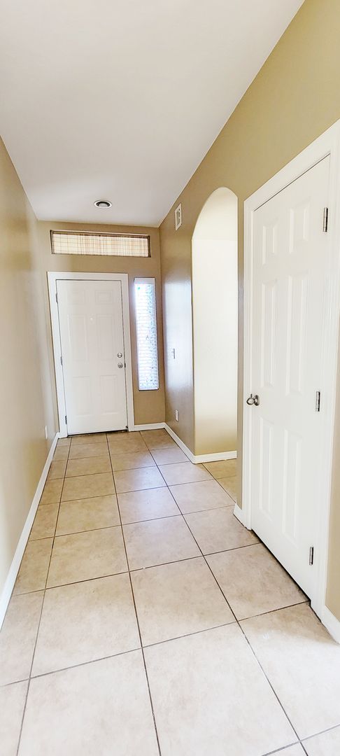 3 Bedroom Home In Glendale!
