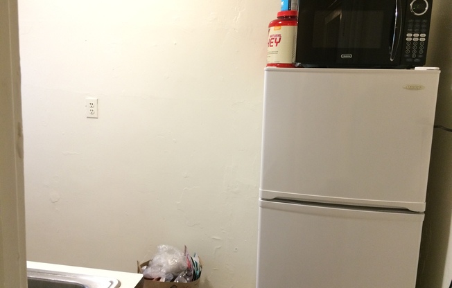 1 bed, 1 bath, 635 sqft, $2,500, Unit 01-027