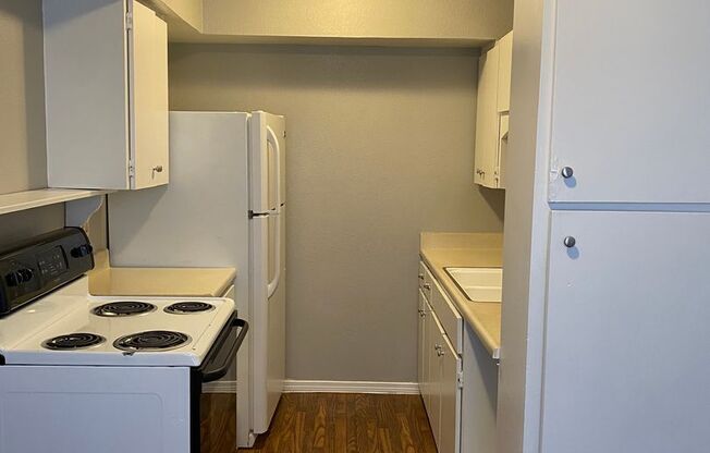 TEXANA APARTMENTS