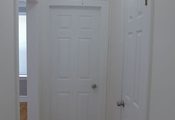 2 beds, 1 bath, $1,595, Unit 2048 Kostner - 3A
