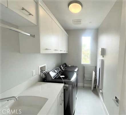 3 beds, 3 baths, 2,052 sqft, $9,000, Unit 3