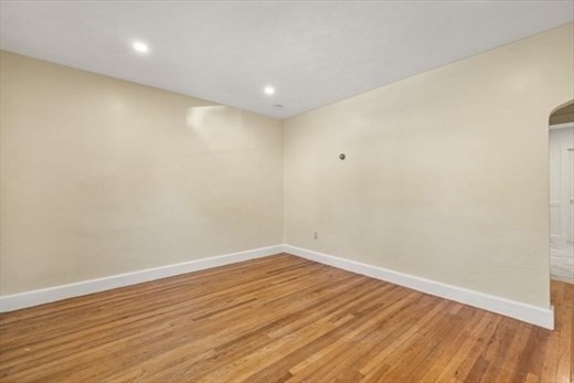 19 BEECHCROFT ST