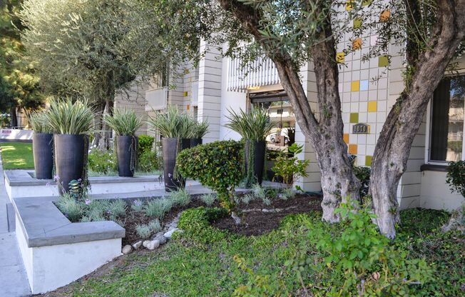 Welcome to La Villa Lake Apartments- 55+ Better Living