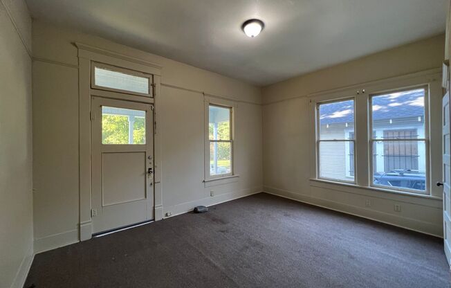 2 beds, 1 bath, $675