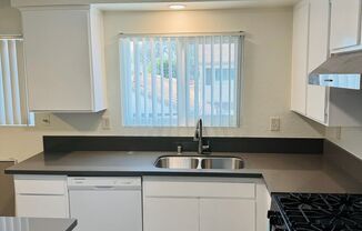 1 bed, 1 bath, 750 sqft, $2,285, Unit D