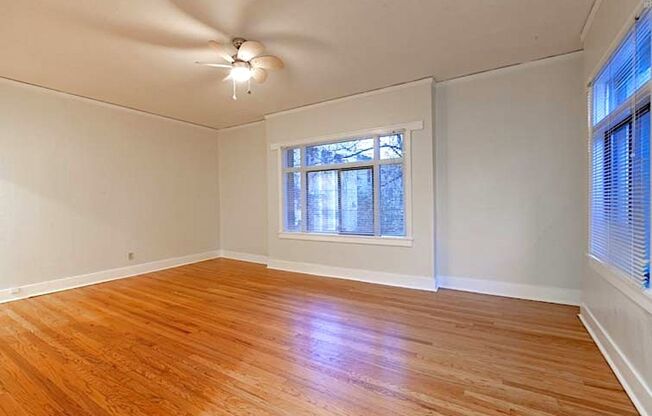 1 bed, 1 bath, 720 sqft, $1,575, Unit 114