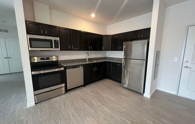 2 beds, 1 bath, 936 sqft, $1,299, Unit 332