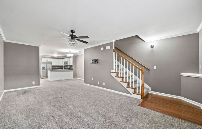 2 Bedroom Pet Friendly Condo For Rent Near Beachaven Vineyard!