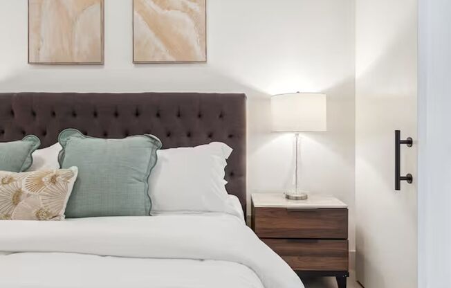 1 bed, 1 bath, $1,699, Unit 415
