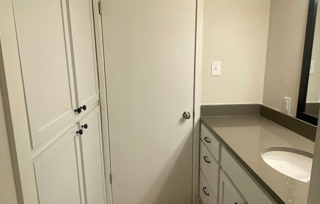 2 beds, 1 bath, 900 sqft, $1,550, Unit ELP2202-336