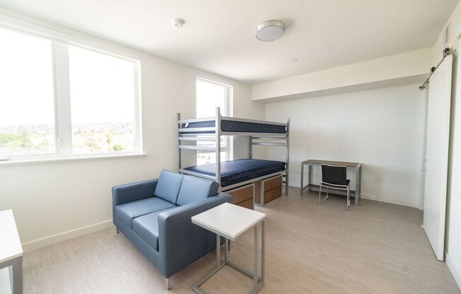 Studio, 1 bath, 470 sqft, $2,695