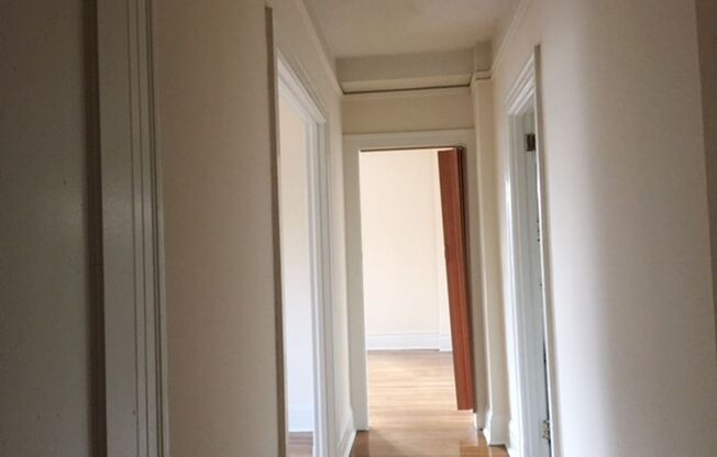 1 bed, 1 bath, 550 sqft, $1,400, Unit 403