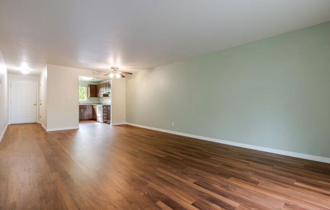 2 beds, 1 bath, 850 sqft, $1,500, Unit 28