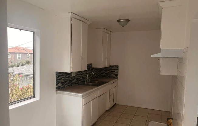 9625 San Gabriel Ave South Gate, CA 90280