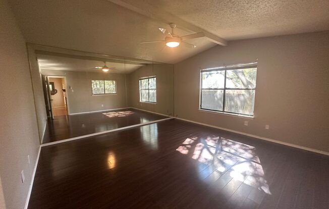SFH -   OFF PARMER / McNEIL AREA - **2wks free rent qualified app & lease through 5/31/27**